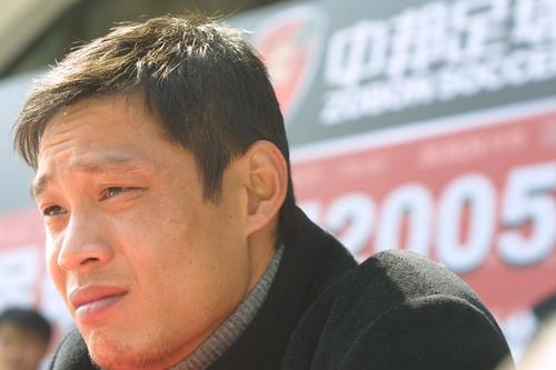 据《共和报》报道，泽林斯基与那不勒斯续约分歧较大，罗马考察了泽林斯基，但泽林斯基已经选择了国米。